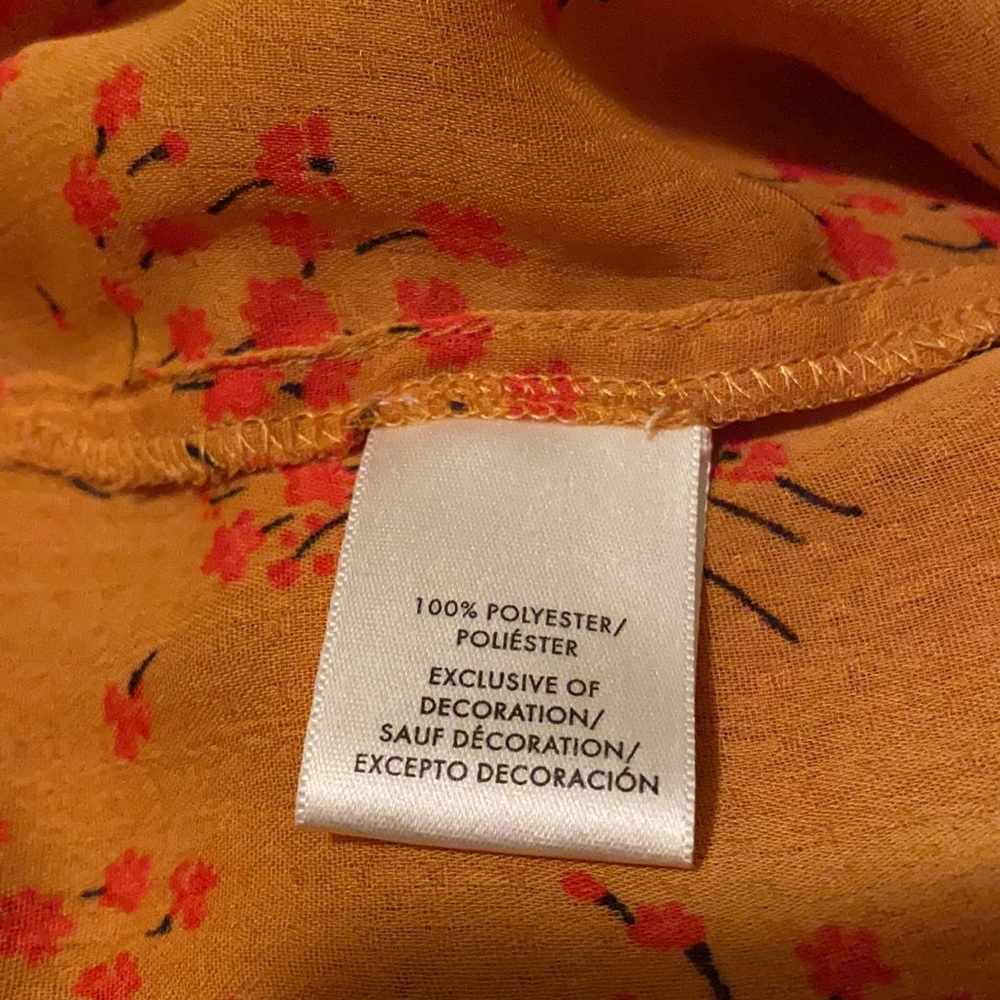Ann Taylor blouse size MP - Picture 8 of 9